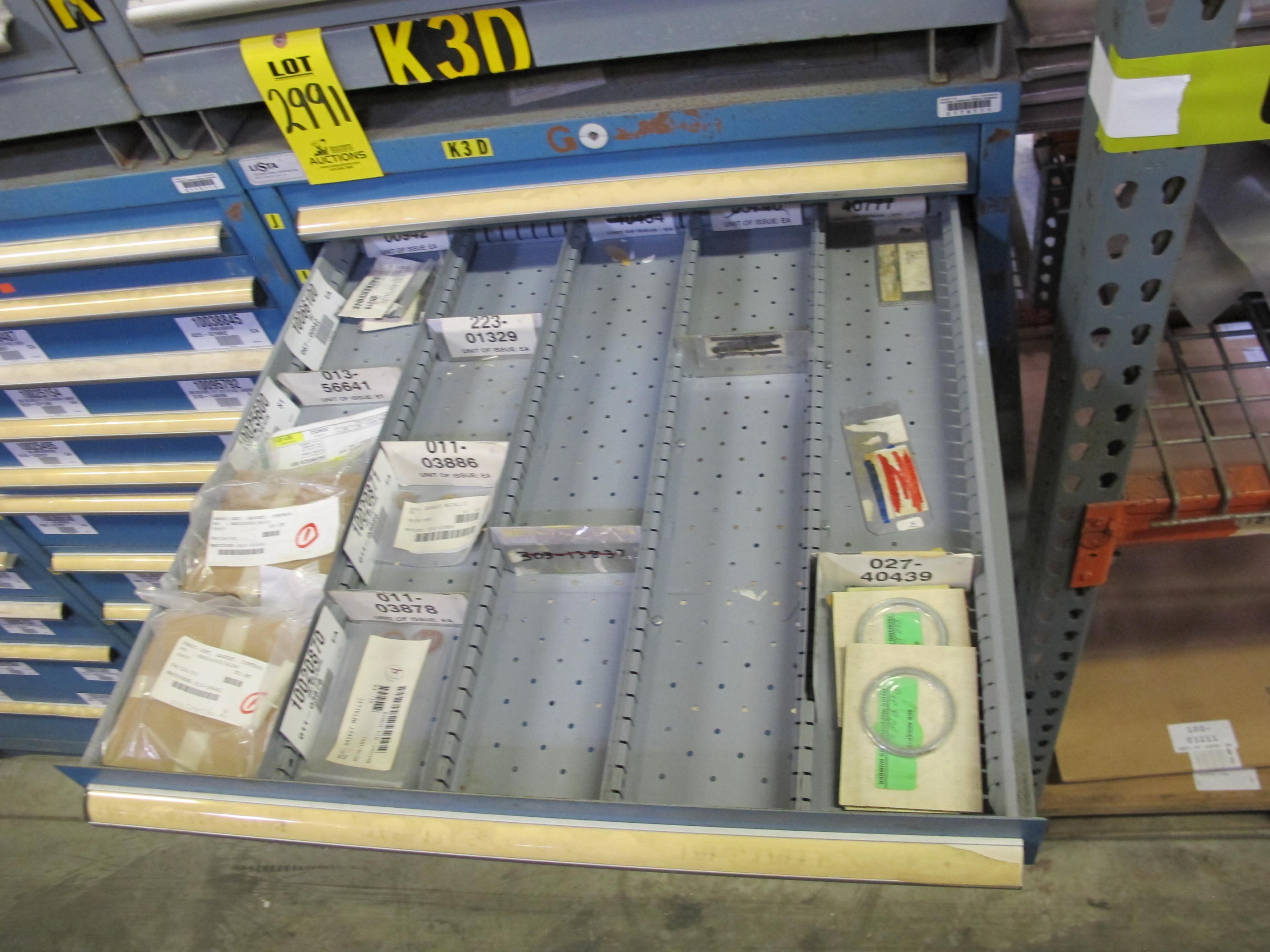 LISTA HEAVY DUTY 10-DRAWER PARTS CABINET W/ CONTENTS (W-50) LOADING & HANDLING FEE $25-